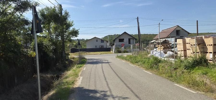 Vand doua loturi teren intravialn, Mosoaia, Hintesti, in suprafata de 800 si 1600 mp cu utilitati - 4