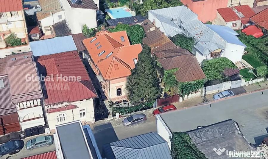 Casă cu 7 camere cu Teren 243 Mp în Tineretului