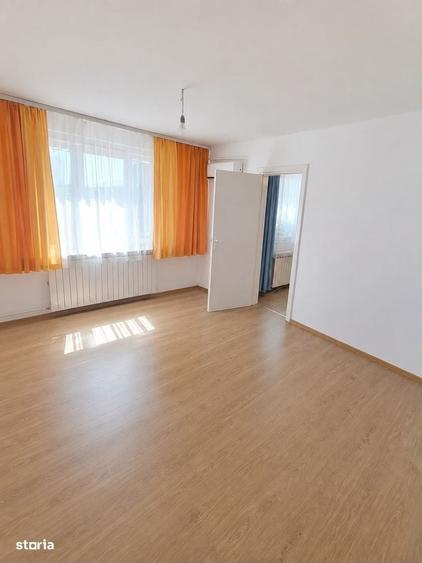 Apartament cu 2 camere în P-ța Doina