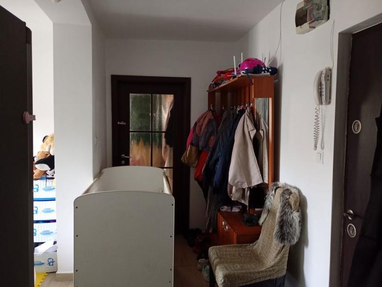Apartament cu 2 camere decomandat în Industrială