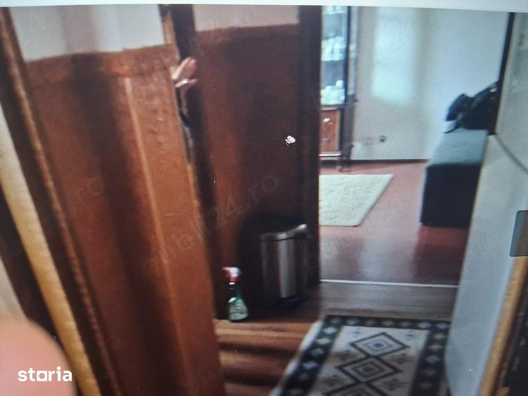 Apartament cu 2 camere decomandat în Tei