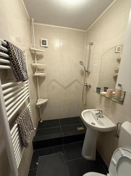 Apartament cu 2 camere decomandat în Centru Civic