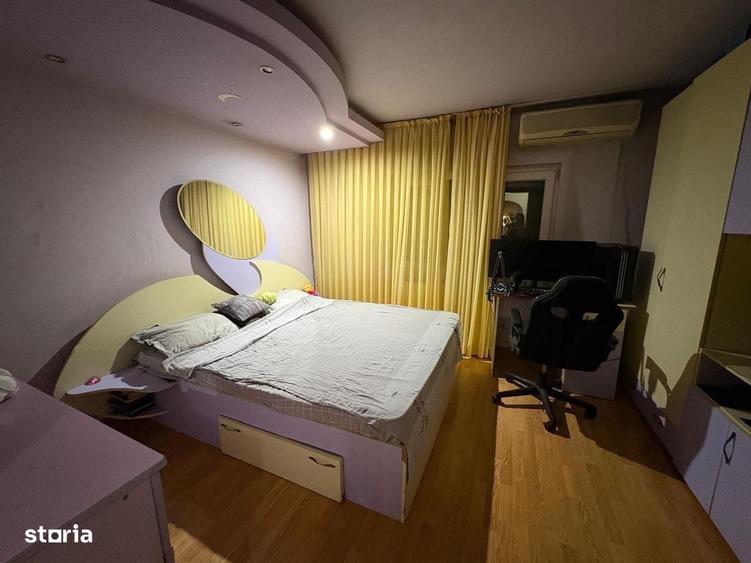 Apartament cu 3 camere semidecomandat în Vitan
