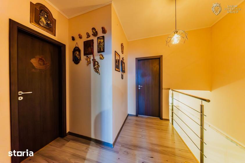 Casă cu 4 camere cu Teren 233 Mp în Julița