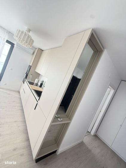 Apartament cu 3 camere, mobilat în Băneasa