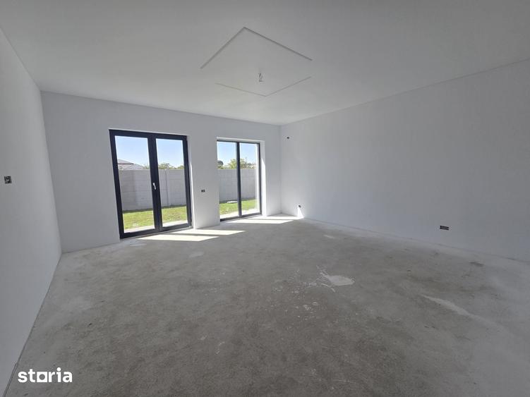 Casă cu 4 camere cu Teren 270 Mp în Central