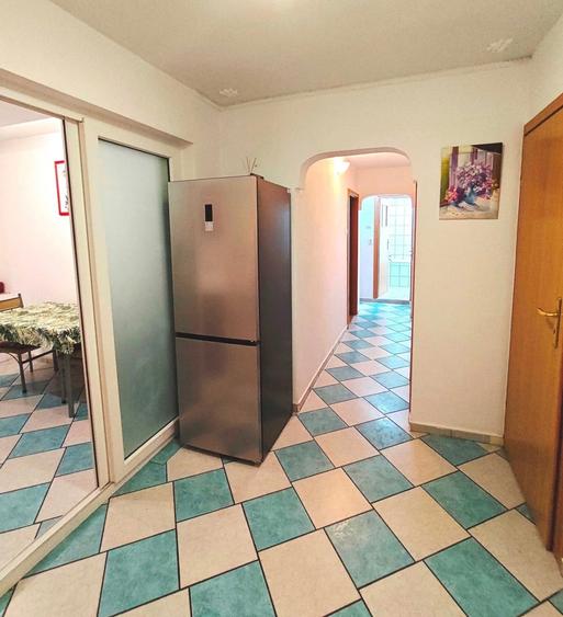 Închiriere apartament cu 3 camere Metrou Apărătorii Patriei - 5