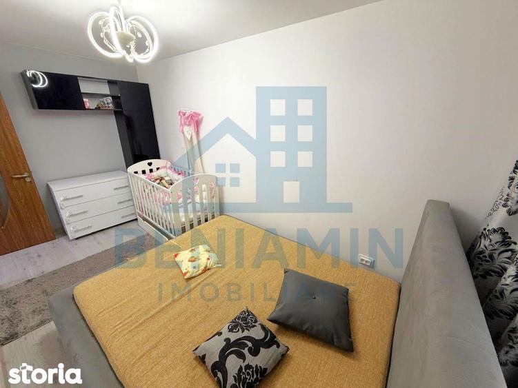 Apartament cu 3 camere semidecomandat în Craiovița Nouă