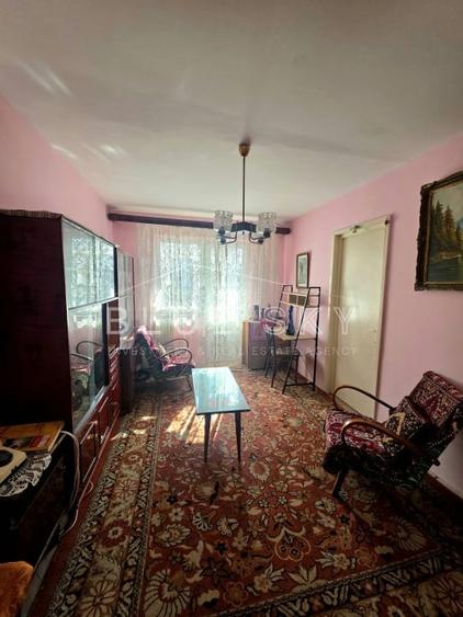 Apartament cu 3 camere semidecomandat, mobilat în Km 4-5