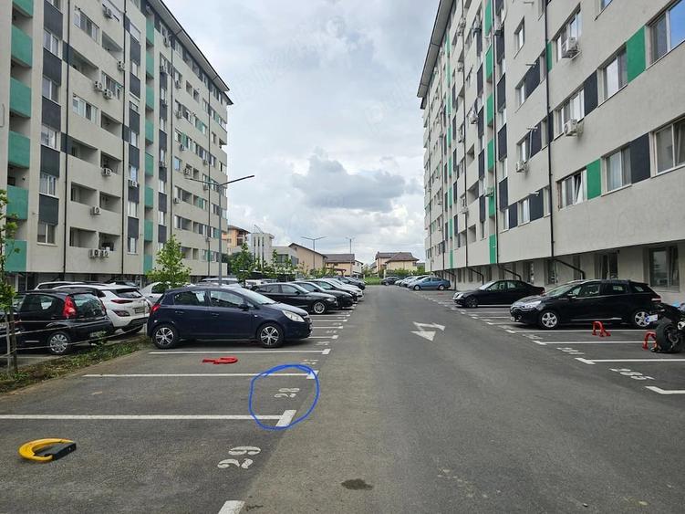 Apartament cu 2 camere decomandat în Roșu