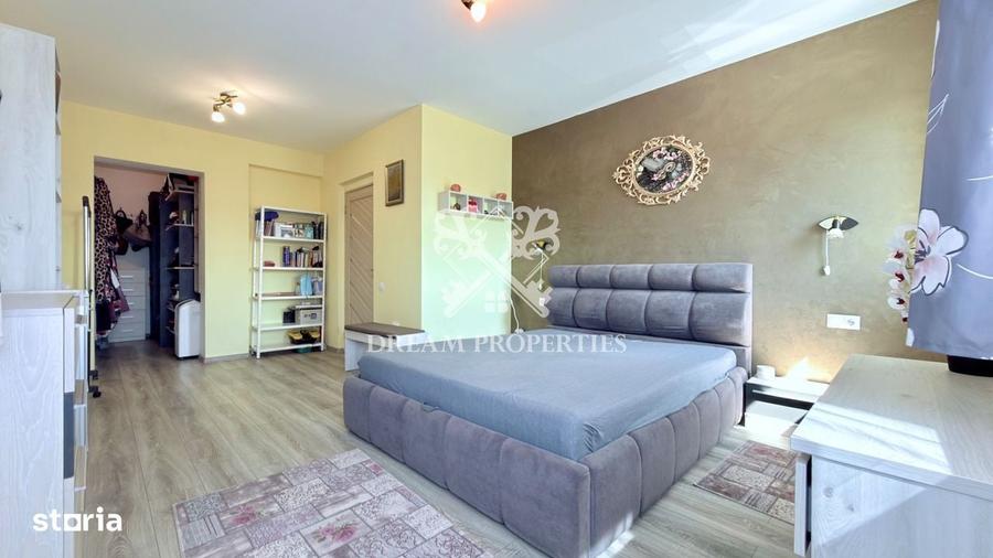 Casă cu 4 camere în Sub Coastă