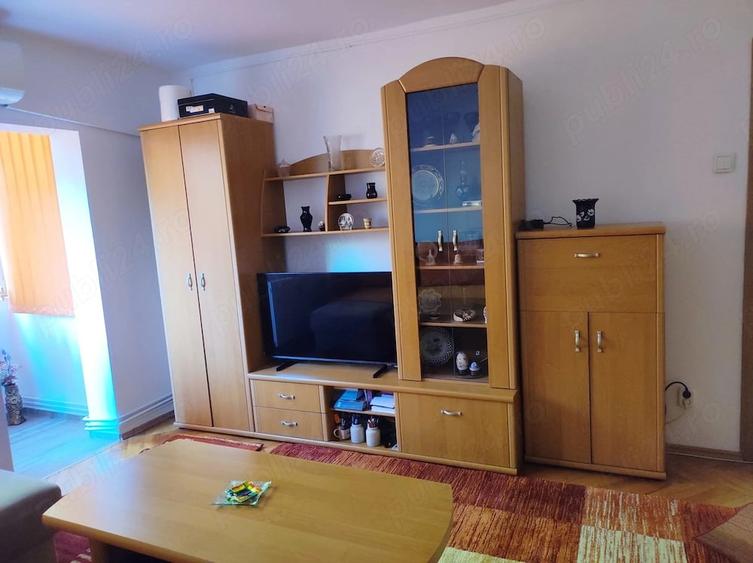 Apartament cu 2 camere semidecomandat în Girocului