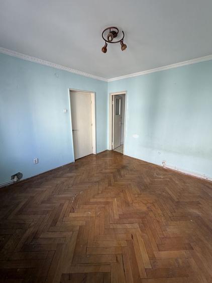 Apartament cu 2 camere semidecomandat în Precista