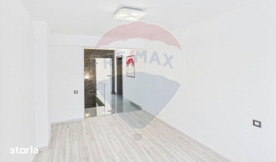 Apartament cu 5 camere în Tineretului