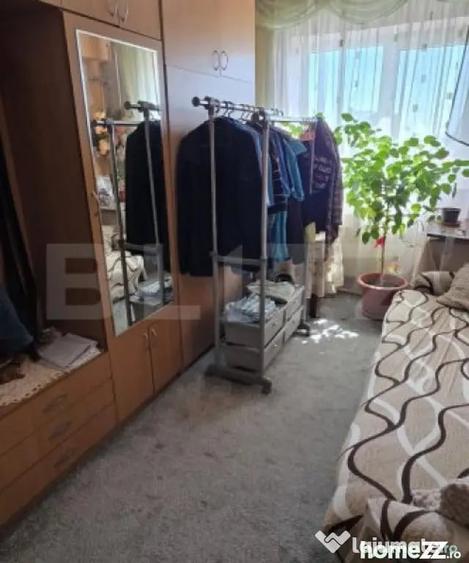 Apartament cu 4 camere decomandat în B-dul București