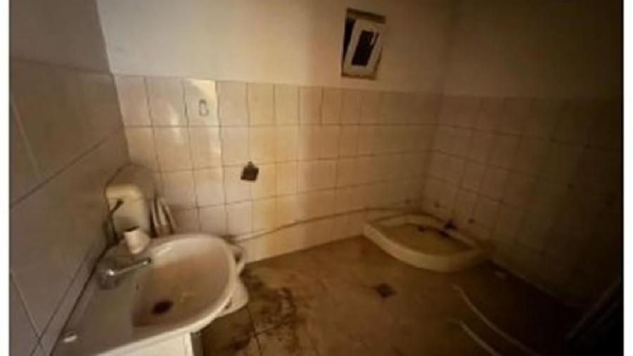 Casă individuală cu 5 camere cu Teren 158 Mp în Sud