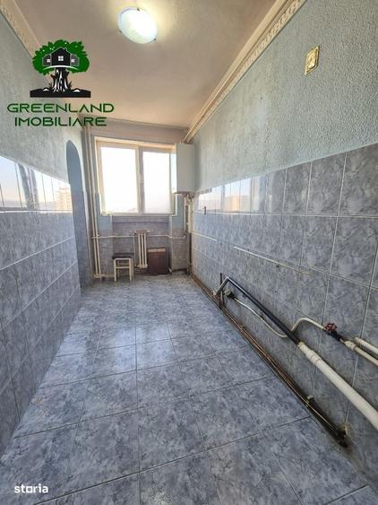 Apartament cu 2 camere decomandat în Podu Roș