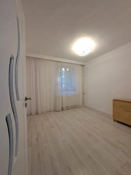 Apartament cu 3 camere decomandat în Ozana