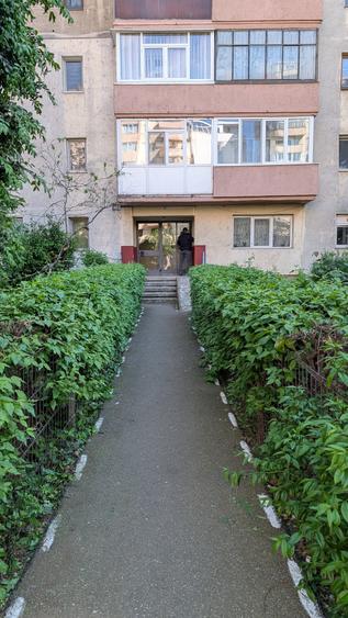 Apartament cu 3 camere decomandat în Nord