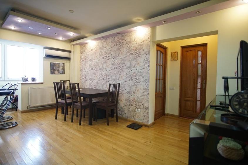 Apartament cu 3 camere decomandat, mobilat în Nerva Traian