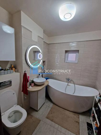 Apartament cu 5 camere nedecomandat, mobilat în UMT