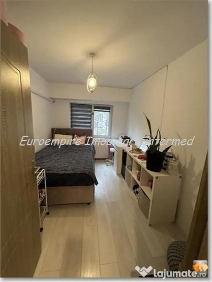 Apartament cu 2 camere decomandat în Casa de Cultură