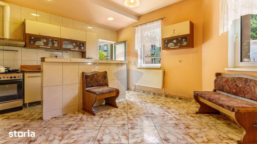 Casă cu 8 camere cu Teren 633 Mp în Gheorgheni