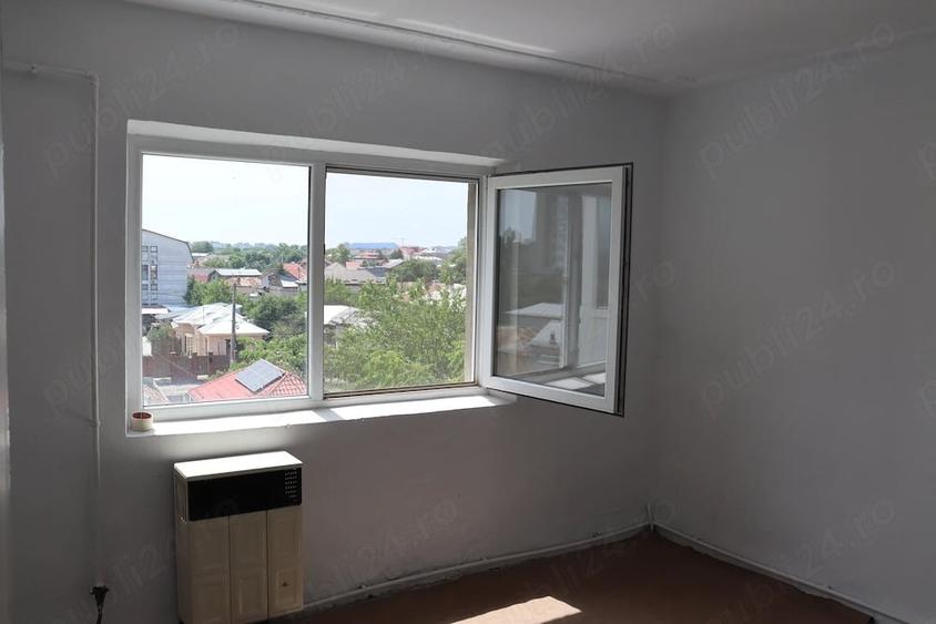 Apartament cu 3 camere semidecomandat în Dorobanți 1