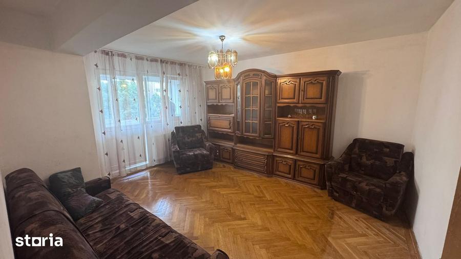 Apartament cu 3 camere decomandat în Dacia