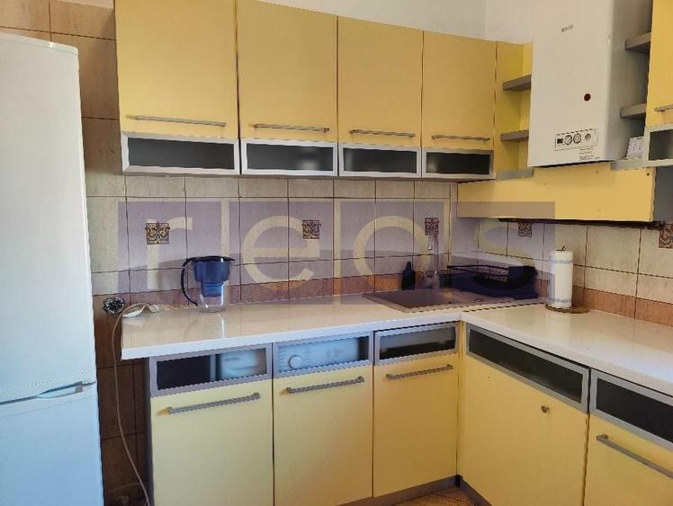 Apartament cu 3 camere semidecomandat, mobilat în Primăverii