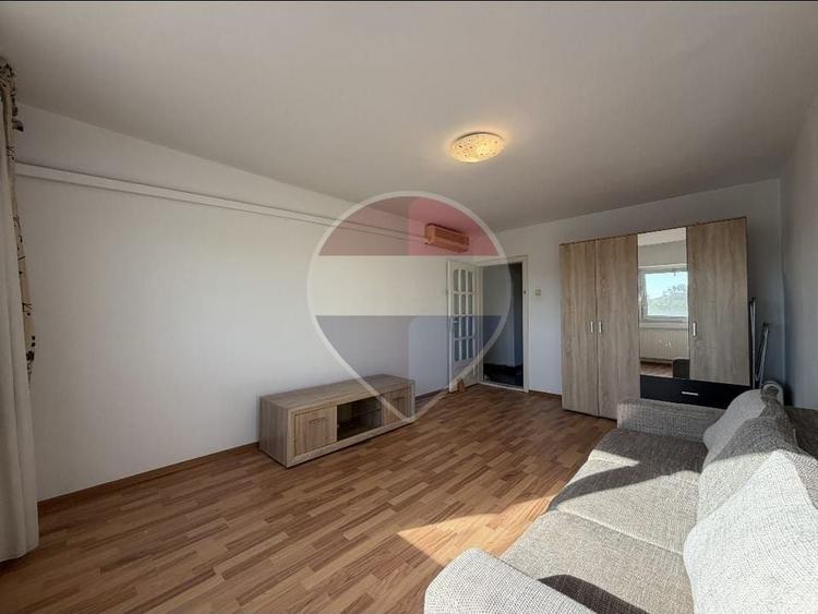 Apartament cu 2 camere decomandat în Lipovei