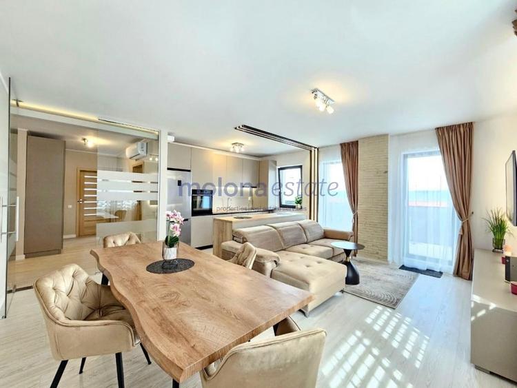 Apartament cu 4 camere semidecomandat, mobilat în Zorilor
