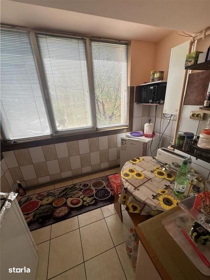 Decomandat la etajul 2 in bloc anvelopat cu centrala proprie - 7