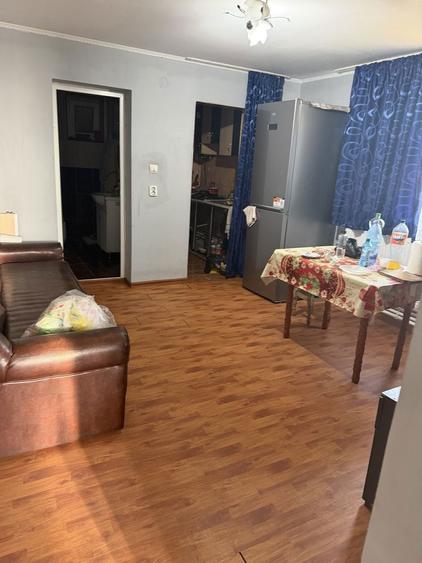 Casă cu 3 camere în Mârzănești