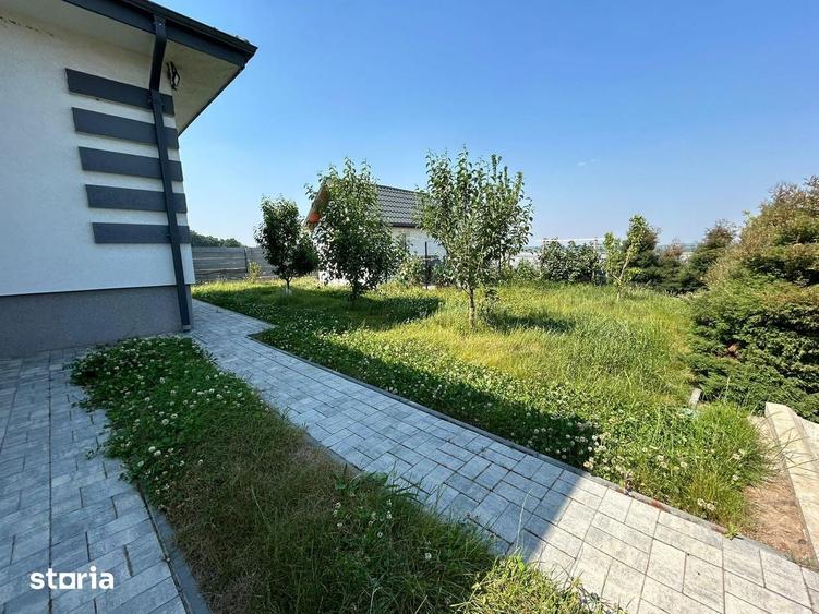 Casă cu 4 camere cu Teren 479 Mp în Rediu