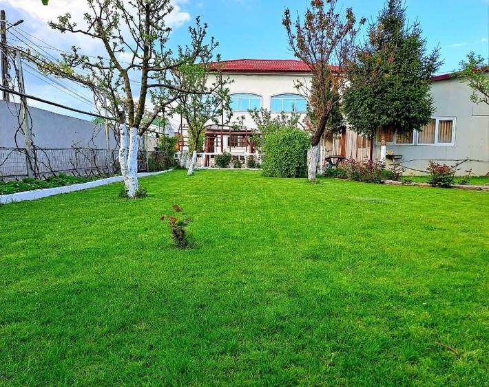 Casă individuală cu 5 camere cu Garaj în Berceni