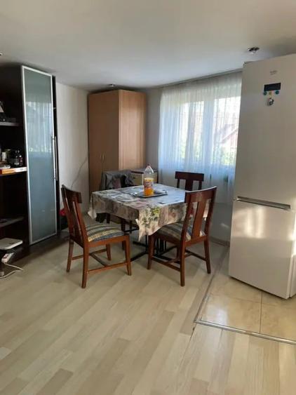 Casă cu 3 camere în Central