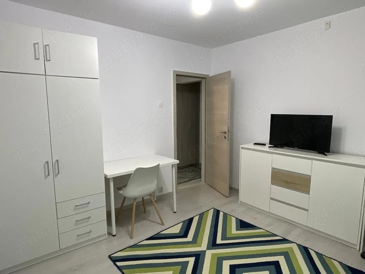 Apartament cu 3 camere decomandat în Sebastian