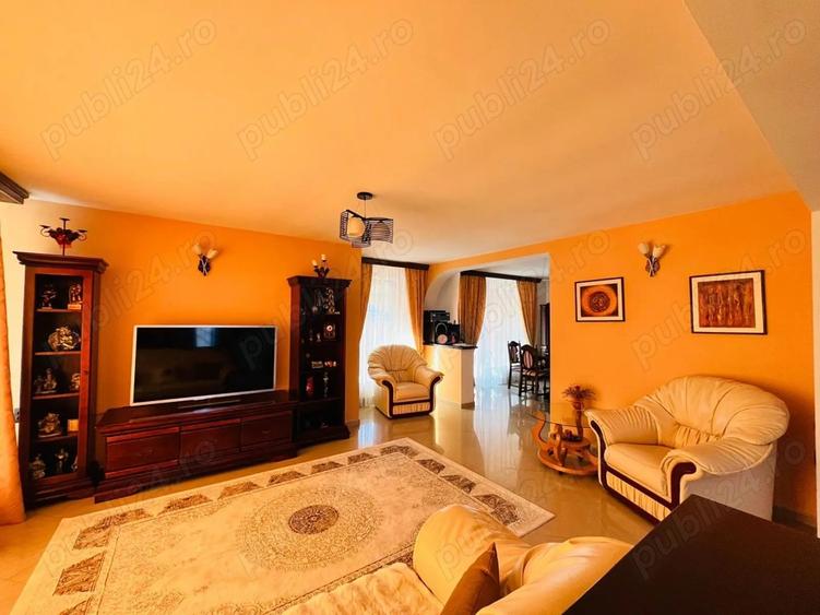 Casă cu 5 camere cu Teren 1500 Mp în Oniceni