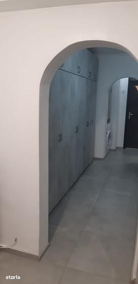 Apartament cu 3 camere în Apărătorii Patriei