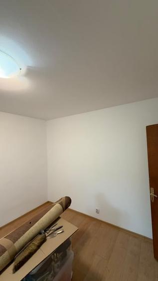 Apartament cu 3 camere decomandat în Berceni