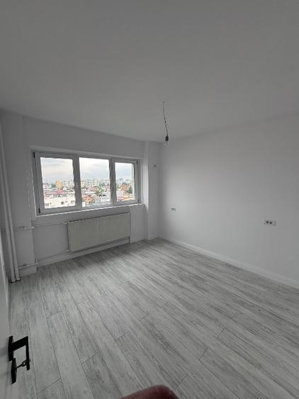 Apartament cu 3 camere decomandat în Banu Manta