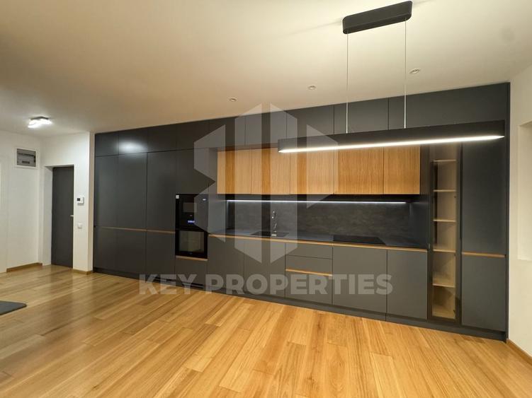 Apartament cu 3 camere decomandat, mobilat în Pipera