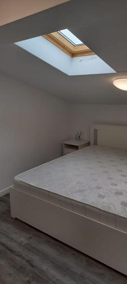 Apartament cu 7 camere decomandat în Calea Călărașilor