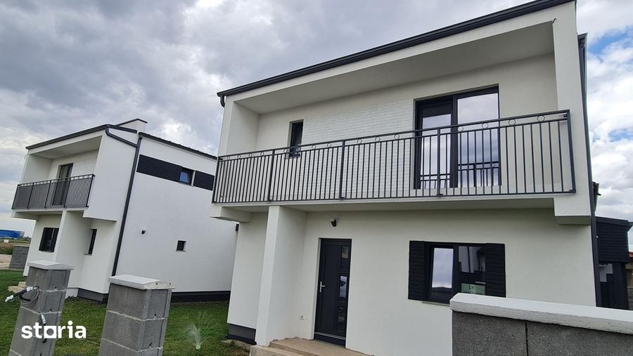 Casă cu 5 camere cu Teren 350 Mp în Dumbrăvița