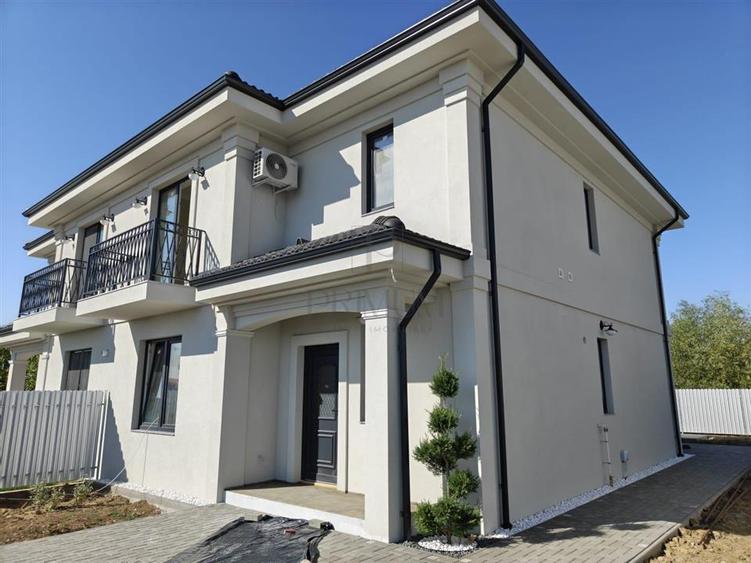 Duplex cu 5 camere cu Canalizare în Moșnița Nouă