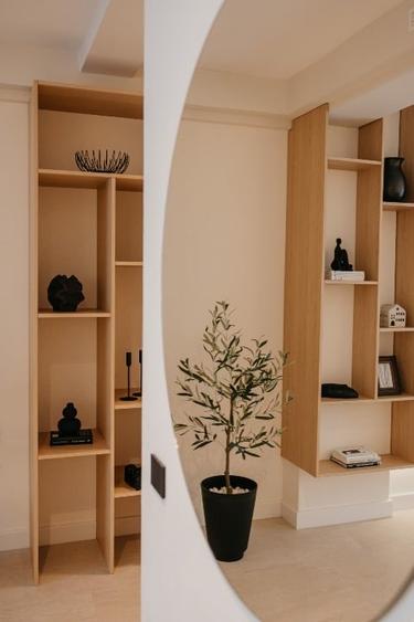 Apartament cu 2 camere decomandat, mobilat în Central
