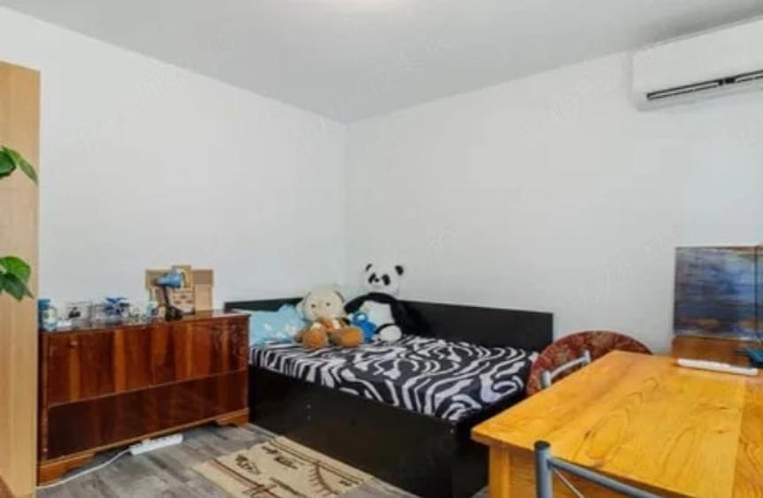 Casă cu 4 camere cu Teren 100 Mp în Central