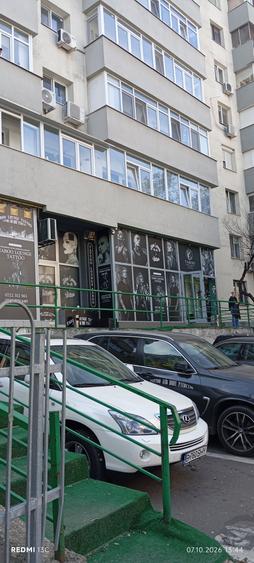 Apartament cu 3 camere semidecomandat în Mihai Bravu