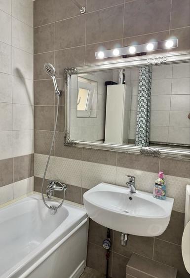 Apartament cu 4 camere decomandat în Aurel Vlaicu